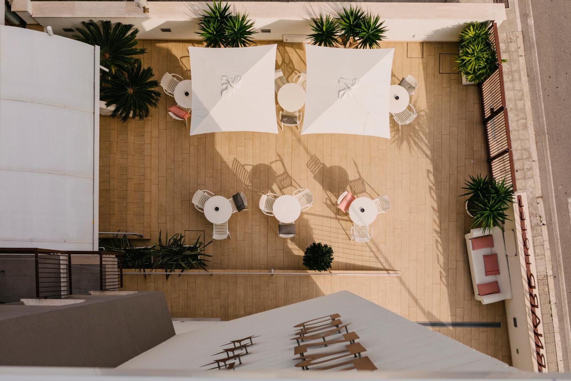 Hotel Bernard Сан-Бенедетто-дель-Тронто Екстер'єр фото